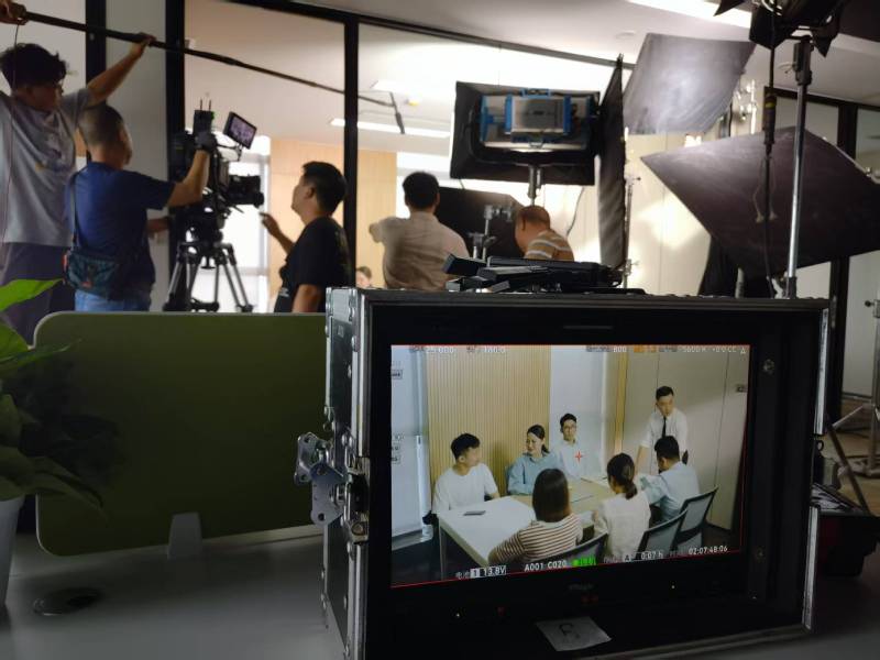 武功县TVC拍摄公司：科技产品视觉化大师，诠释未来感与功能美学